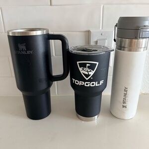 Topgolf BlackTumbler wLid 1 Stanley black no lid  1 Stanley insulated bottle